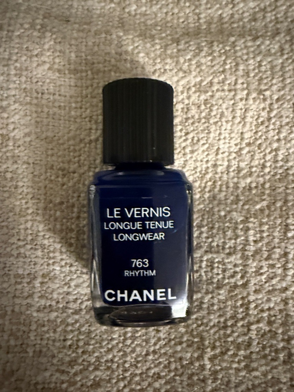 Authentic CHANEL Le Vernis Longwear Nail Polish 763 Rhythm - Deep Navy Blue - Picture 3 of 4